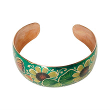 Load image into Gallery viewer, Daisy Green Copper Bracelet